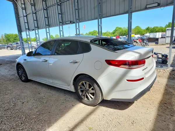 5XXGT4L38KG327122 2019 KIA OPTIMA - Image 2