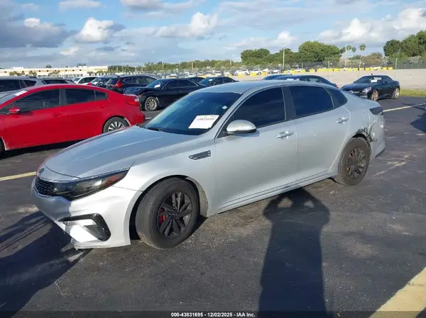 5XXGT4L38KG327461 2019 KIA OPTIMA - Image 2