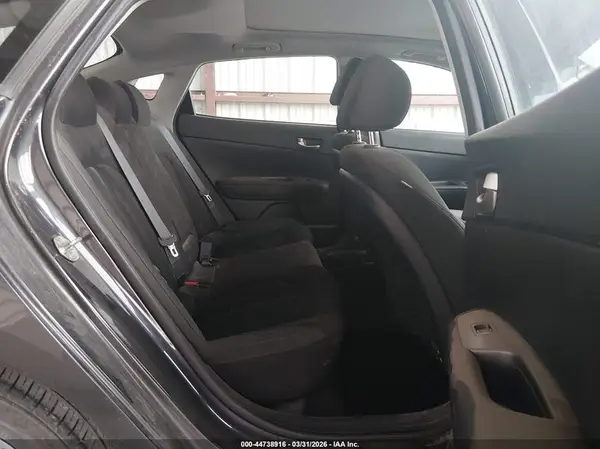 5XXGT4L38KG329677 2019 KIA OPTIMA - Image 8