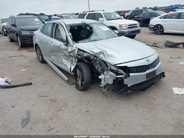 5XXGT4L38KG330893 2019 KIA OPTIMA - Image 1