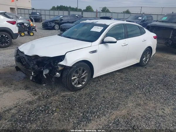 5XXGT4L38KG333230 2019 KIA OPTIMA - Image 2