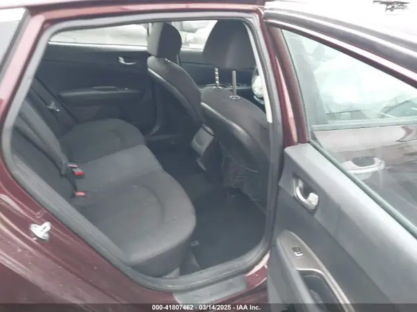 5XXGT4L38KG337200 2019 KIA OPTIMA - Image 8