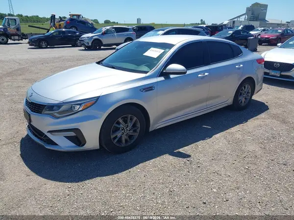5XXGT4L38KG337570 2019 KIA OPTIMA - Image 2