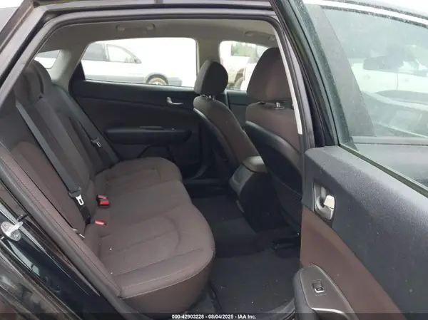 5XXGT4L38KG340579 2019 KIA OPTIMA - Image 8