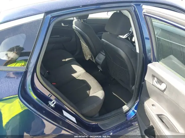 5XXGT4L38KG340632 2019 KIA OPTIMA - Image 8