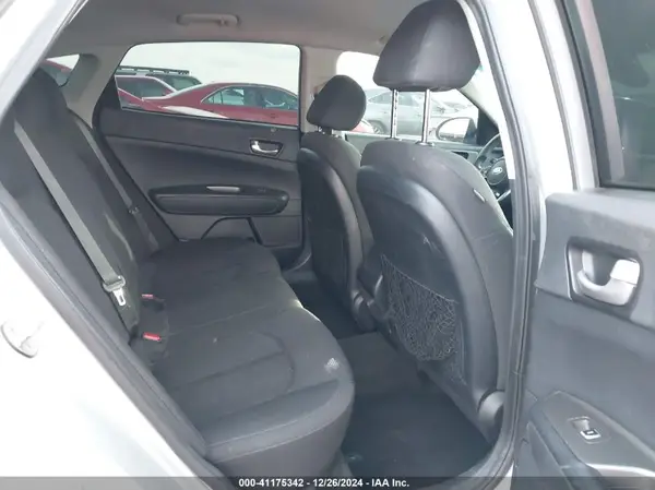 5XXGT4L38KG347662 2019 KIA OPTIMA - Image 8