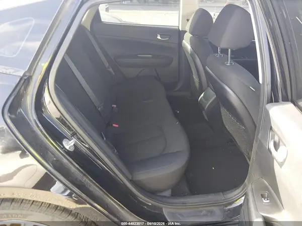5XXGT4L38KG351047 2019 KIA OPTIMA - Image 8
