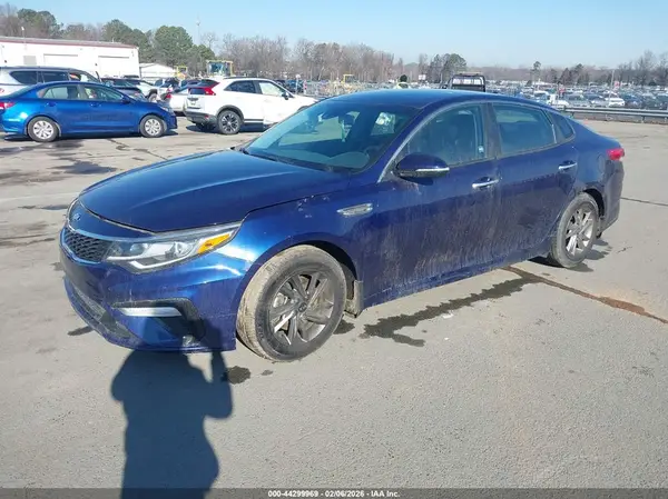 5XXGT4L38KG351355 2019 KIA OPTIMA - Image 2