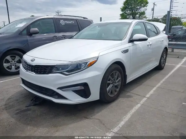 5XXGT4L38KG351615 2019 KIA OPTIMA - Image 2