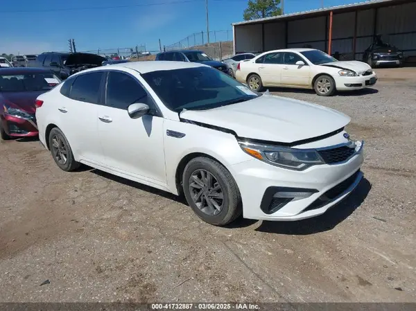 5XXGT4L38KG352540 2019 KIA OPTIMA - Image 1
