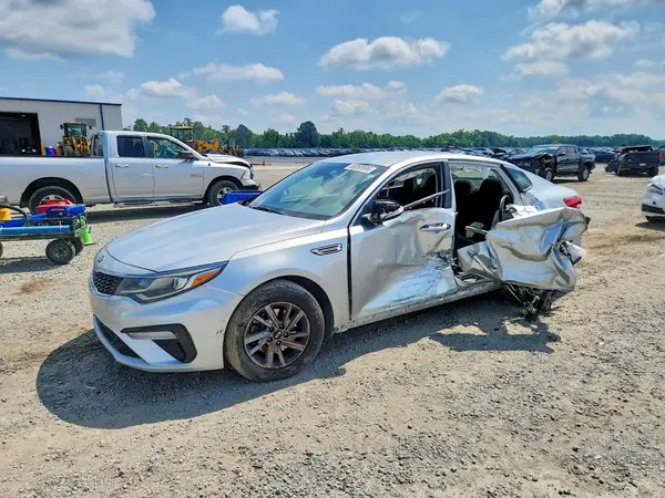 5XXGT4L38KG352635 2019 KIA OPTIMA - Image 1