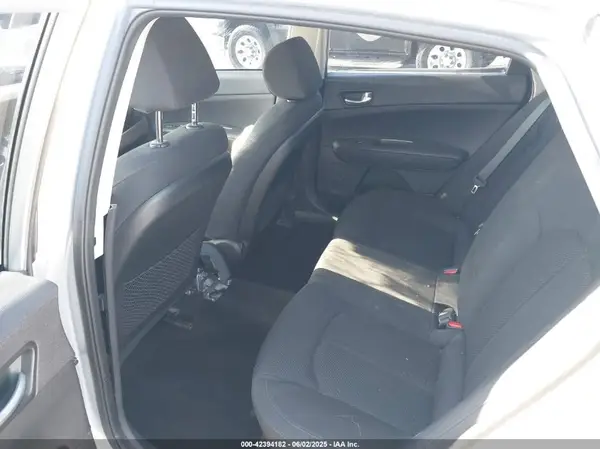 5XXGT4L38KG354885 2019 KIA OPTIMA - Image 8