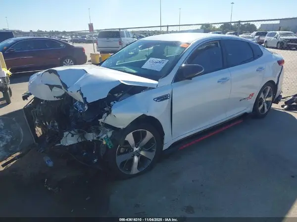 5XXGT4L38KG358953 2019 KIA OPTIMA - Image 2