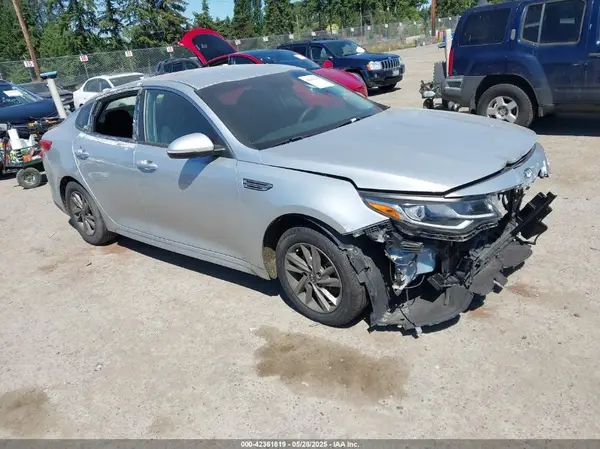 5XXGT4L38KG359603 2019 KIA OPTIMA - Image 1