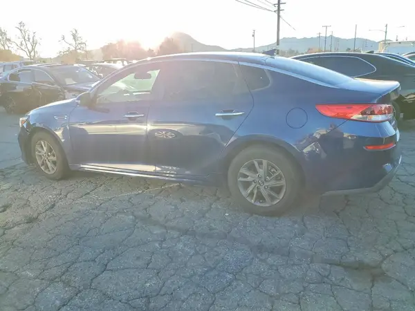 5XXGT4L38KG363795 2019 KIA OPTIMA - Image 2