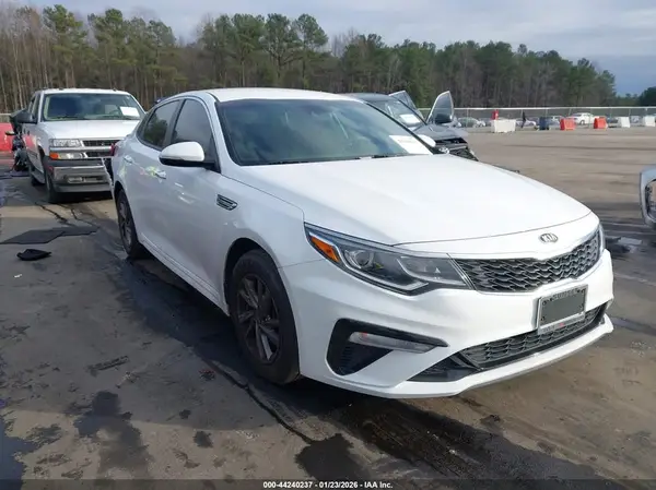 5XXGT4L38KG364414 2019 KIA OPTIMA - Image 1