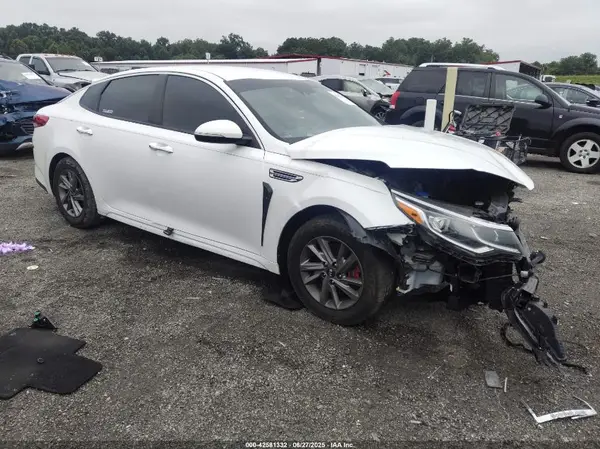 5XXGT4L38KG365966 2019 KIA OPTIMA - Image 1