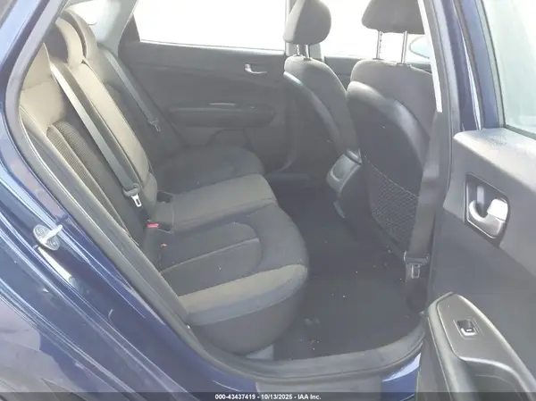 5XXGT4L38KG366180 2019 KIA OPTIMA - Image 8
