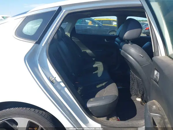 5XXGT4L38KG367085 2019 KIA OPTIMA - Image 8