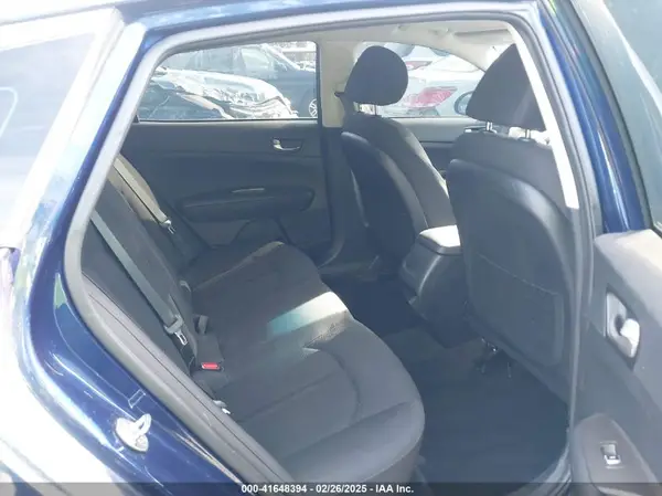 5XXGT4L38KG372240 2019 KIA OPTIMA - Image 8