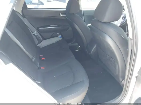 5XXGT4L38KG372576 2019 KIA OPTIMA - Image 8