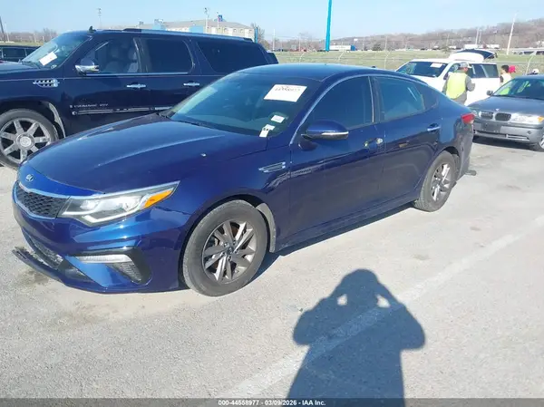 5XXGT4L38KG372898 2019 KIA OPTIMA - Image 2