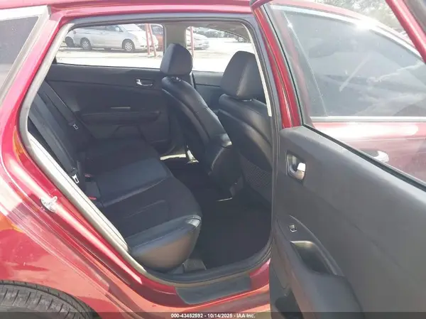 5XXGT4L38KG373596 2019 KIA OPTIMA - Image 8