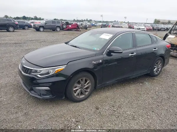 5XXGT4L38KG374831 2019 KIA OPTIMA - Image 2
