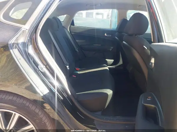 5XXGT4L38KG379480 2019 KIA OPTIMA - Image 8