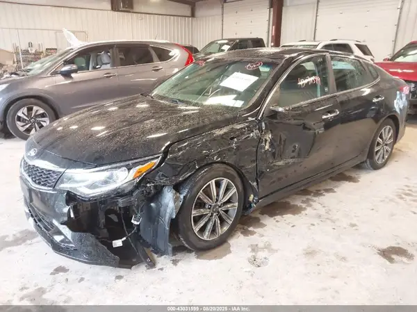 5XXGT4L38KG379804 2019 KIA OPTIMA - Image 2