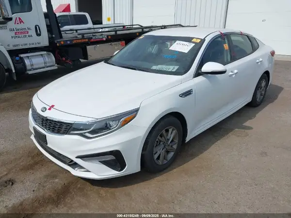 5XXGT4L38LG380890 2020 KIA OPTIMA - Image 2