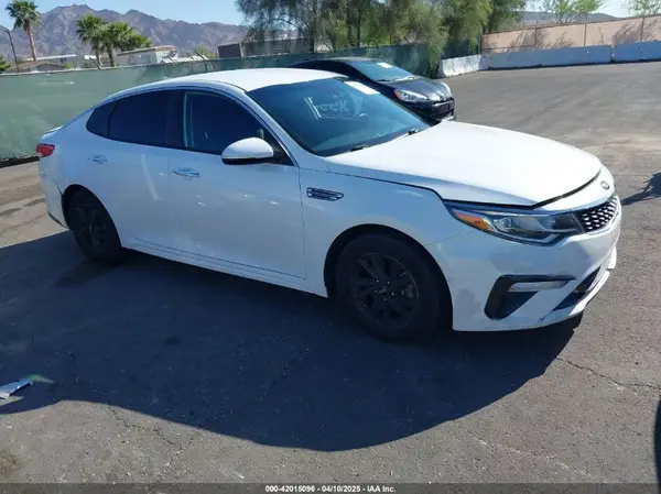 5XXGT4L38LG382915 2020 KIA OPTIMA - Image 1