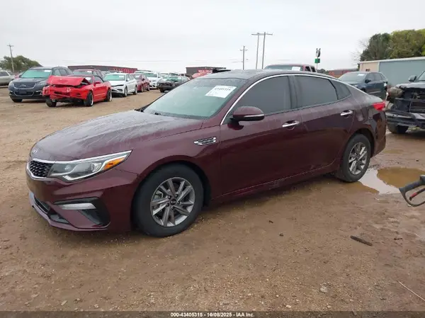 5XXGT4L38LG403827 2020 KIA OPTIMA - Image 2