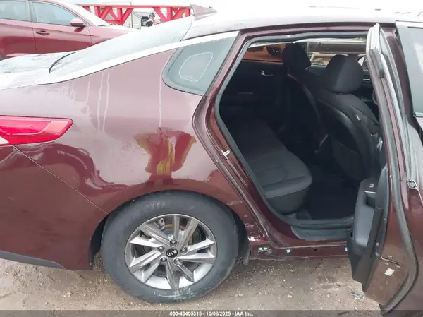 5XXGT4L38LG403827 2020 KIA OPTIMA - Image 8