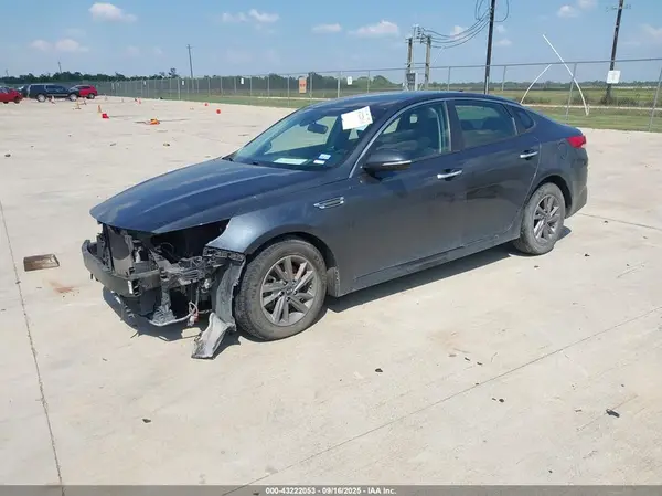 5XXGT4L38LG404654 2020 KIA OPTIMA - Image 2