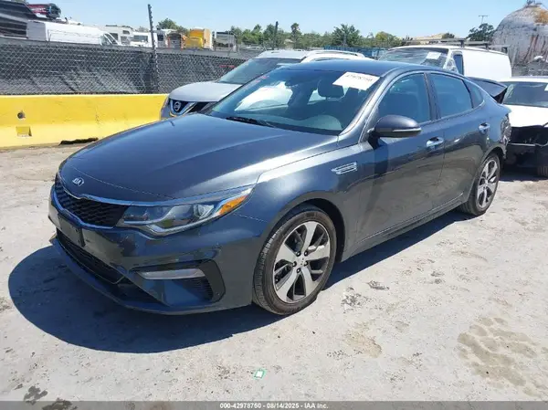 5XXGT4L38LG407652 2020 KIA OPTIMA - Image 2