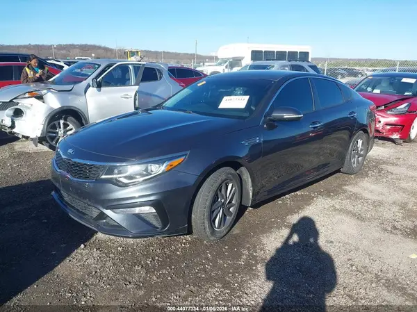 5XXGT4L38LG418697 2020 KIA OPTIMA - Image 2