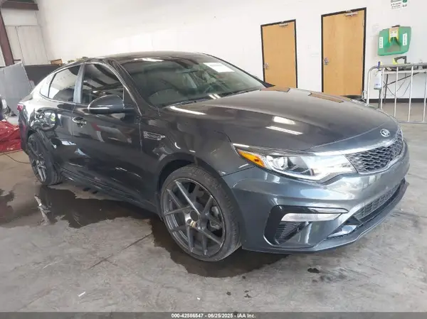 5XXGT4L38LG422569 2020 KIA OPTIMA - Image 1
