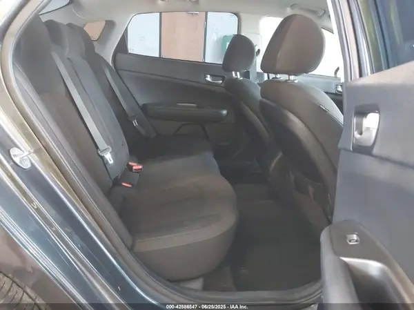 5XXGT4L38LG422569 2020 KIA OPTIMA - Image 8
