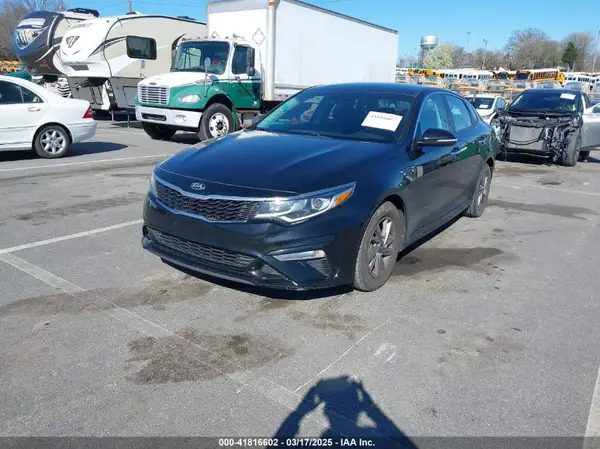 5XXGT4L38LG424449 2020 KIA OPTIMA - Image 2