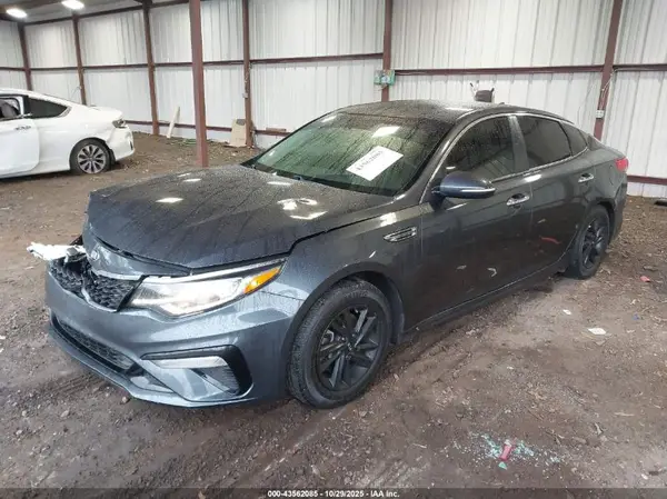 5XXGT4L38LG425603 2020 KIA OPTIMA - Image 2