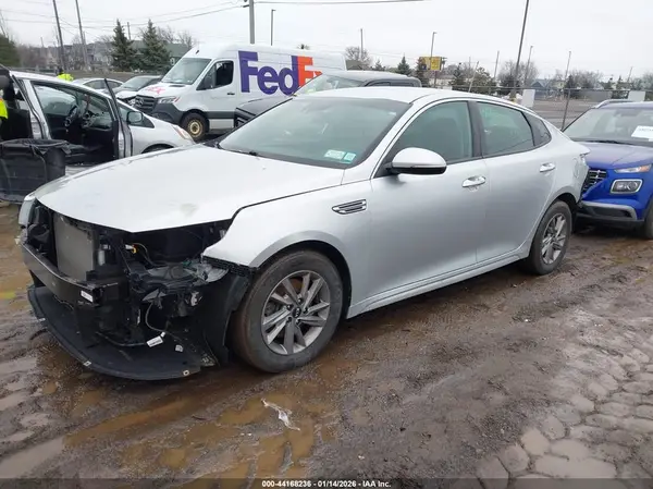 5XXGT4L38LG427495 2020 KIA OPTIMA - Image 2