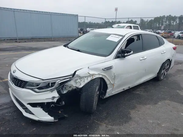 5XXGT4L38LG428081 2020 KIA OPTIMA - Image 2