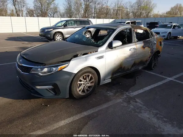 5XXGT4L38LG438402 2020 KIA OPTIMA - Image 2