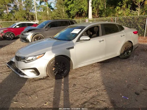 5XXGT4L38LG438447 2020 KIA OPTIMA - Image 2