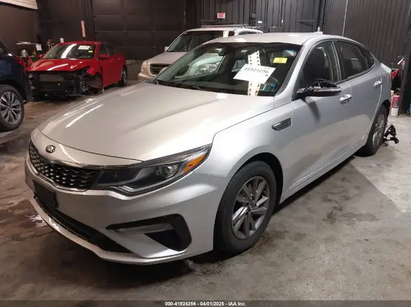 5XXGT4L38LG440702 2020 KIA OPTIMA - Image 2