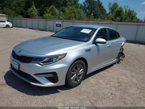 5XXGT4L38LG444717 2020 KIA OPTIMA - Image 2