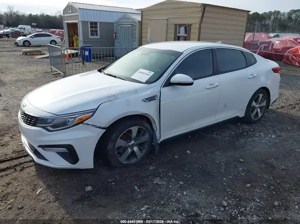 5XXGT4L38LG449674 2020 KIA OPTIMA - Image 2