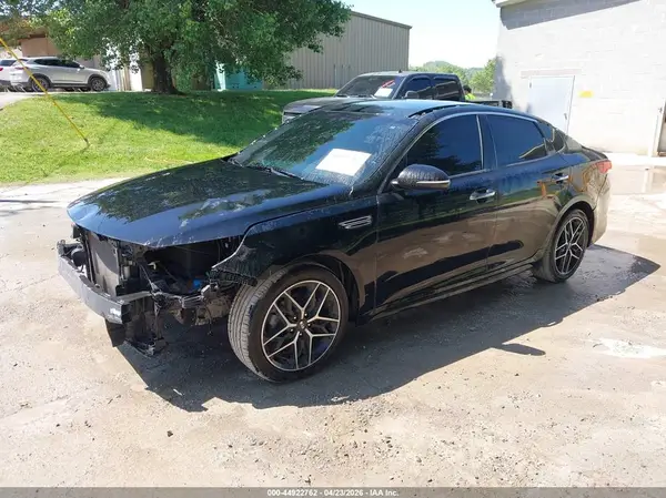 5XXGT4L38LG452056 2020 KIA OPTIMA - Image 2