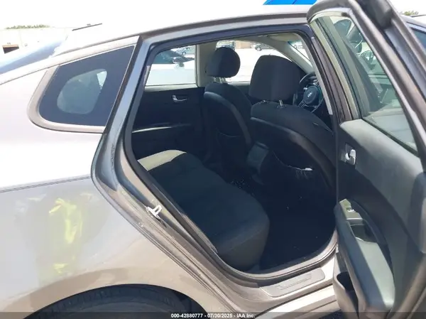 5XXGT4L39GG015222 2016 KIA OPTIMA - Image 8